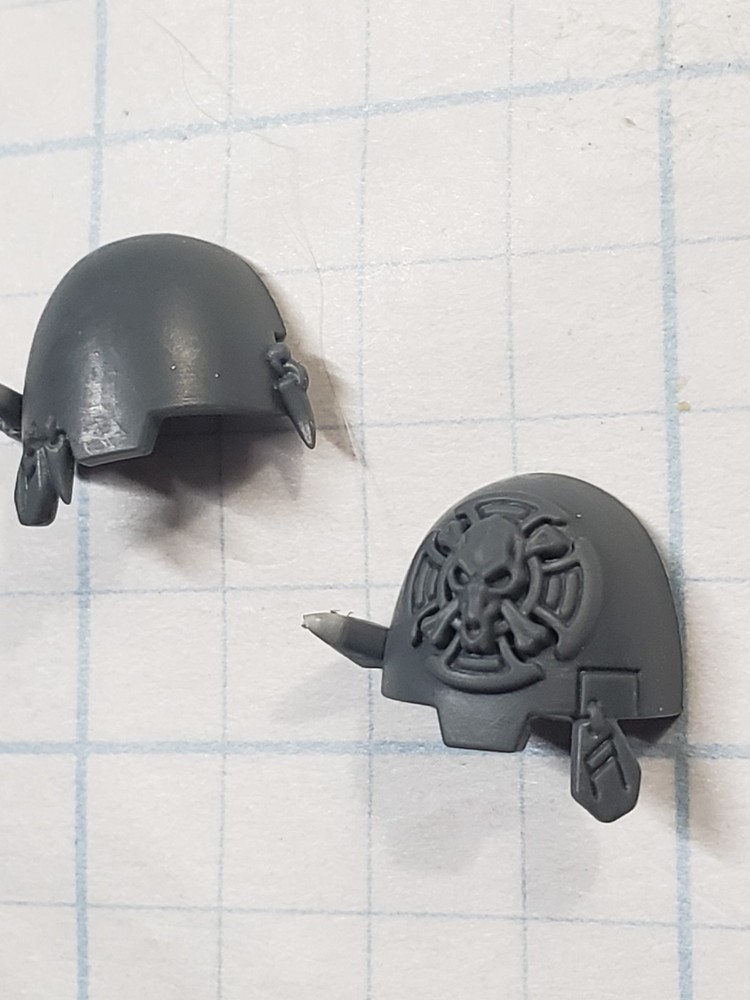 40k Space Wolves Bits Wolf Guard Terminator Crux & Relic Shoulder Pads #69