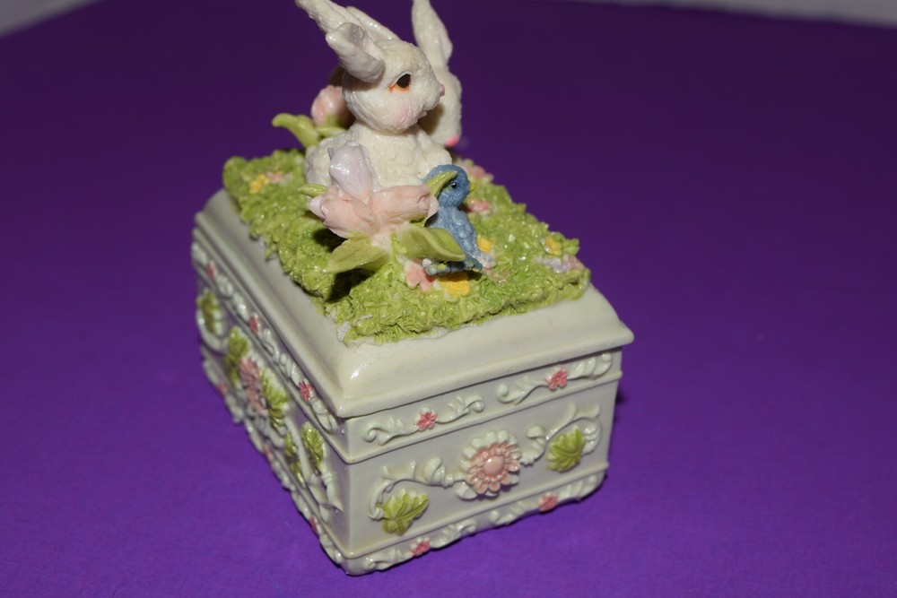 NEW - RABBIT TRINKET BOX - BEAUTIFUL!