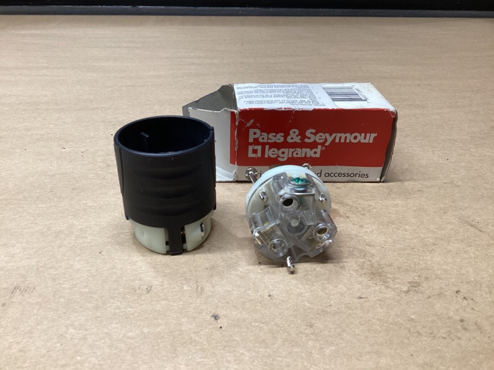 Pass & Seymore PSL715-P Turnlok Plug #112L82