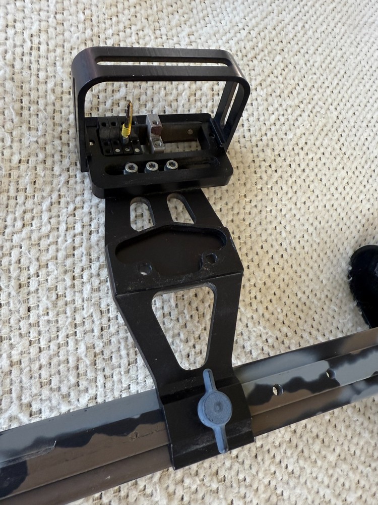 PSE Unisystem 8 Arrow Quiver and Sight