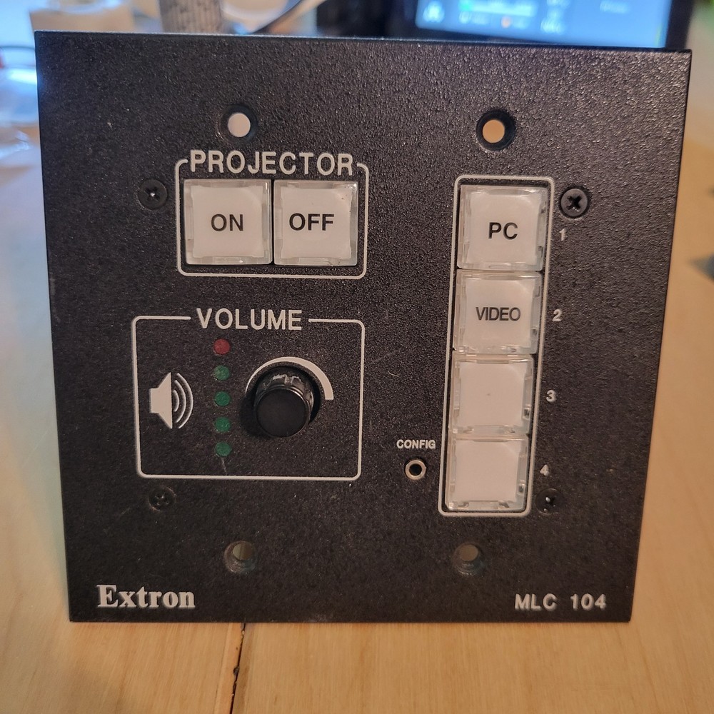 Extron MLC 104 Media Controller