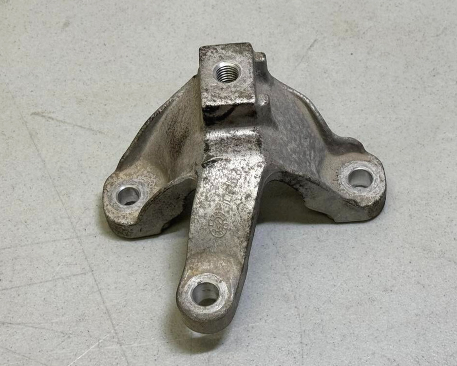 Ford Focus 2012-2018 AT 2.0L Engine Transmission Upper Mount Bracket