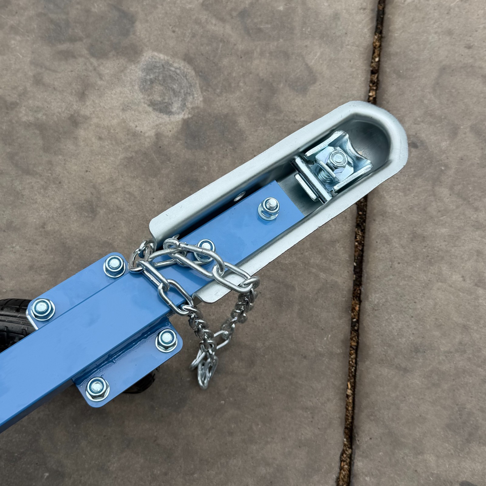 Stump Grinder 15HP 420cc Walk-behind, Electrec Start, 15 Cut Height/10 Cut Depth