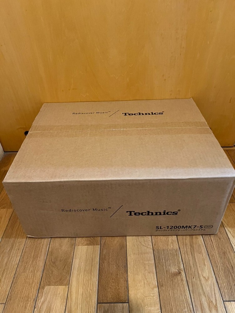 Technics SL-1200MK7-S Direct Drive Turntable System Silver NEW