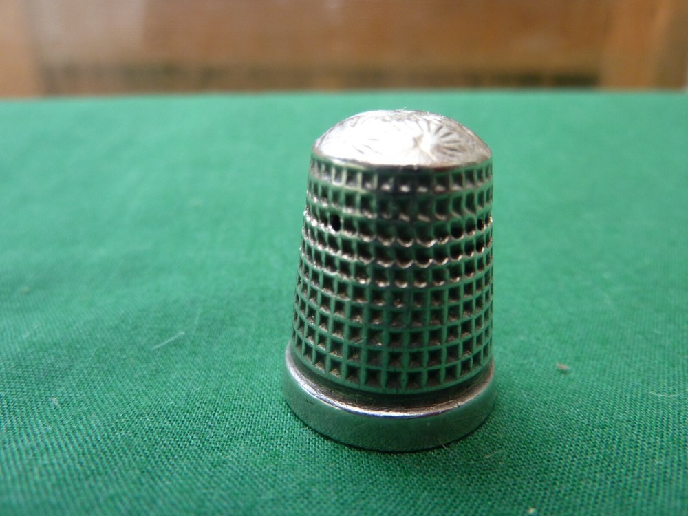 VINTAGE 925 STERLING SILVER THIMBLE (16)