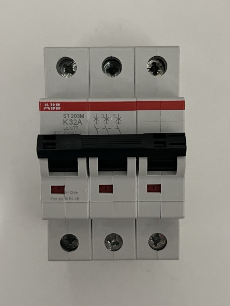 ST203M-K32 ABB Circuit Breaker