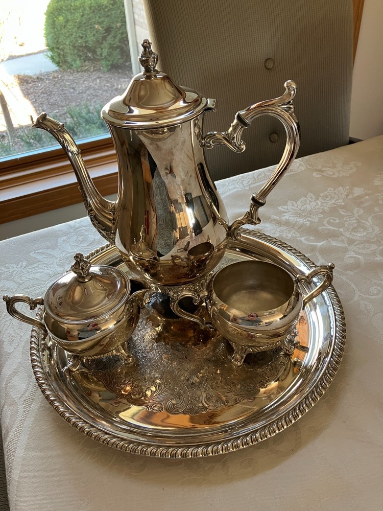 Vintage Wm. Rogers 871 Tea/Coffee Pot Set, Plate-, Cream & Sugar & lid