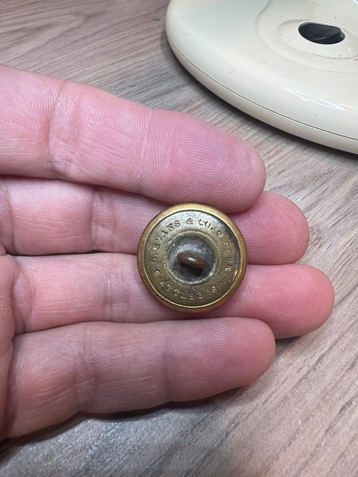 Late Civil War Massachusetts Volunteer Militia Infantry I Coat Button