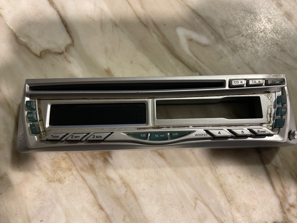 PYLE PLUS PLCDCS90 CAR STEREO PYLE PLUS PLCDCS90 ONLY FACEPLATE OEM🟠