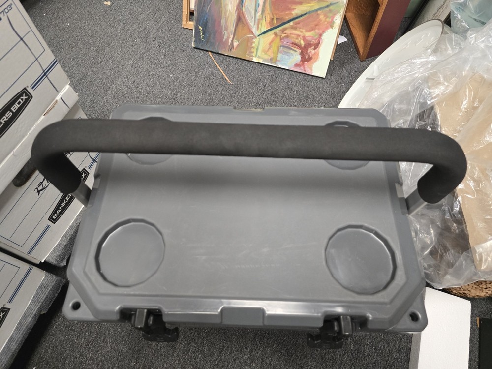 Basecamp 20 HARD COOLER BEAR RESISTENT Super Clean