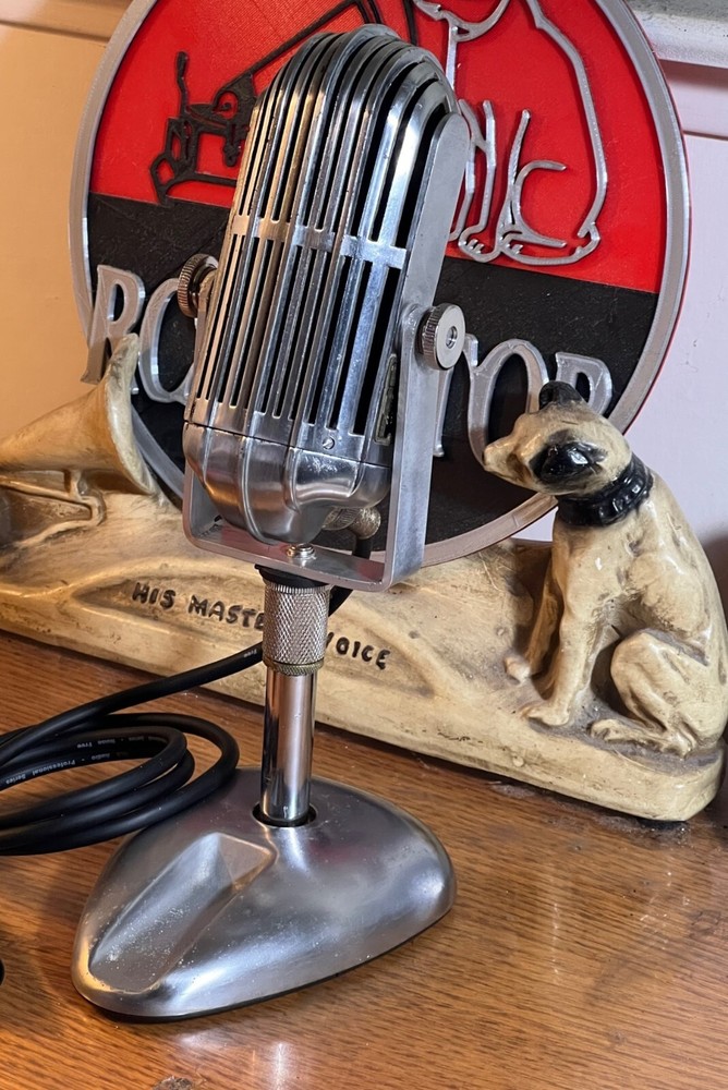 1940's era AMERICAN D9T Dynamic dual-element Microphone w/stand & cable