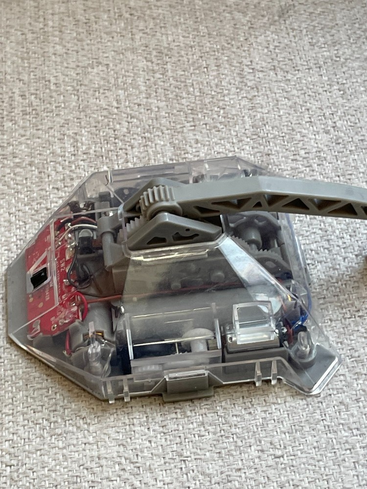 HEXBUG BATTLEBOTS BETA WITH REMOTE CONTROLLER TRANSPARENT RC ROBOT FIGURE READ