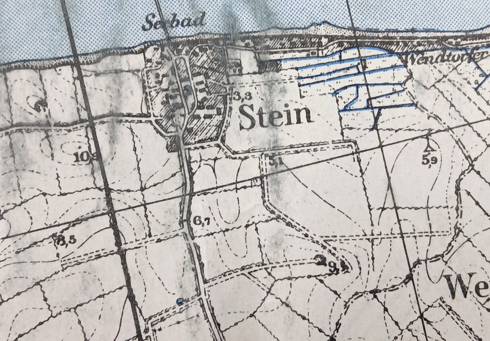 WW2 map of GERMANY entitled "BARSBEK" with BATTLE INTELLIGENCE NOTES (CAPTURED)