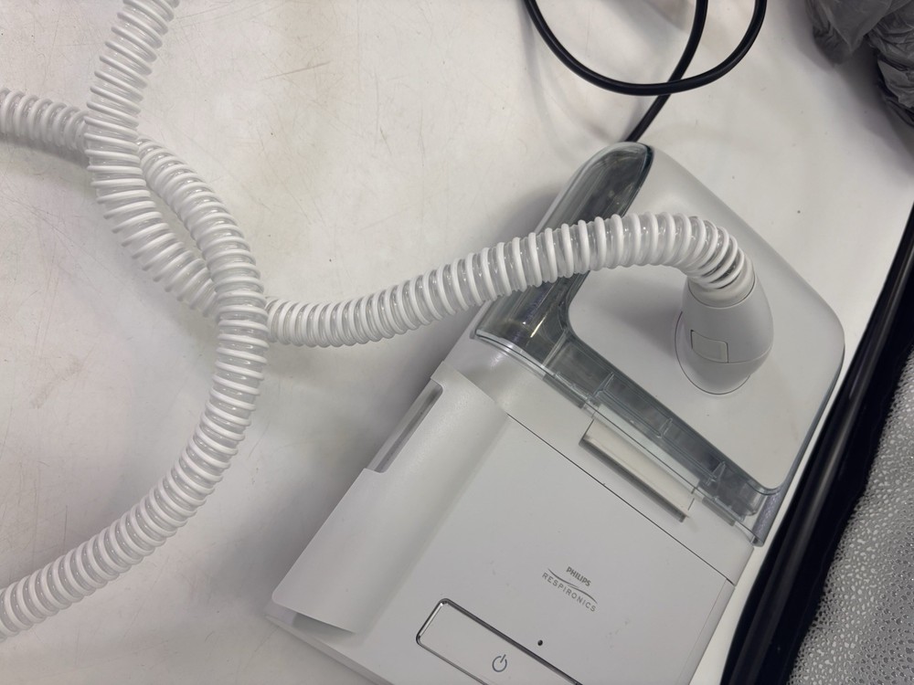 Philips Electronics Dsx500-T-11W With Case- Service Needed