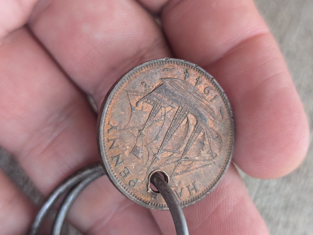 WW2 United States Army Trunk Keys W British Coins C9