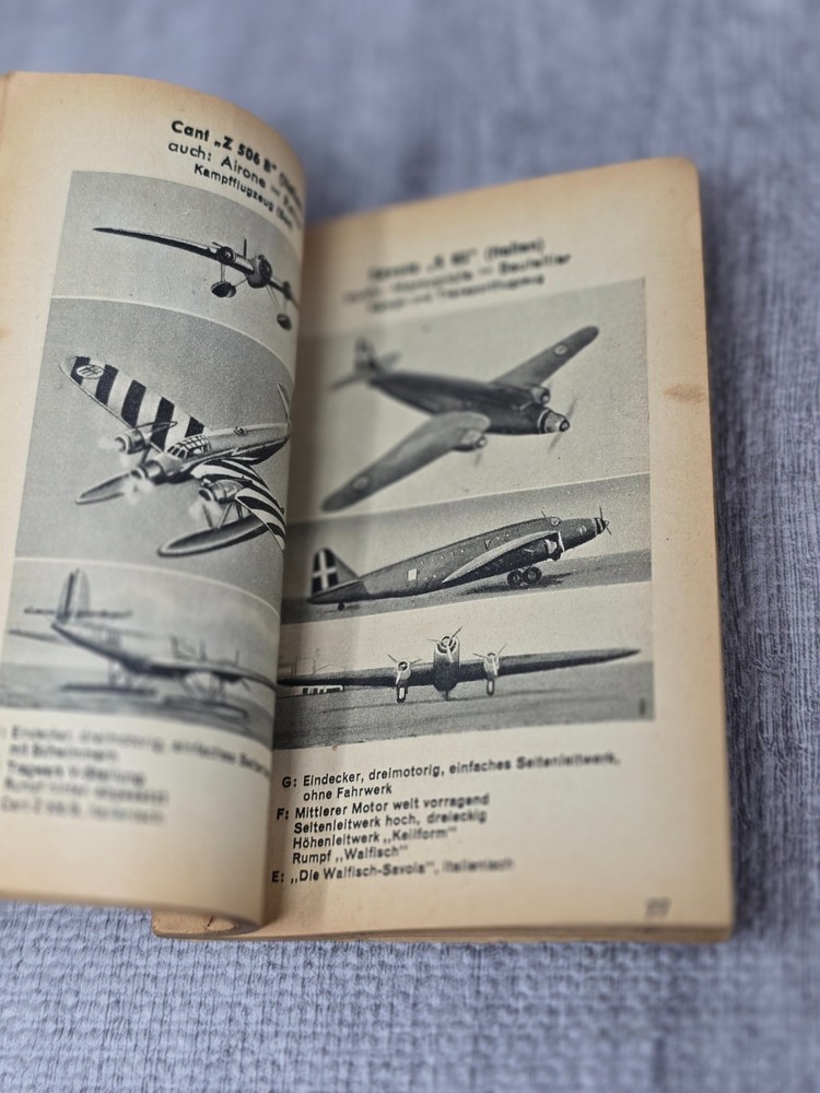 WW2 German Aircraft Identification Manual - Missing Cover 1943