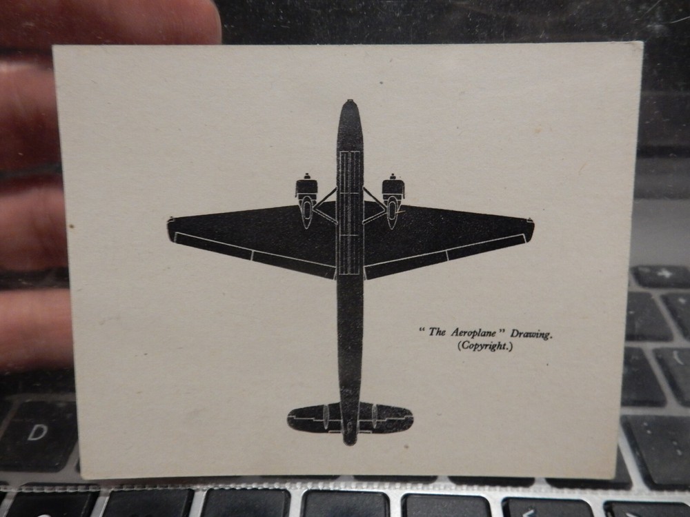 WW2 ERA SMALL RECOGNITION CARD   TYPE  ?    9 X 8 CM   bomber type  /j