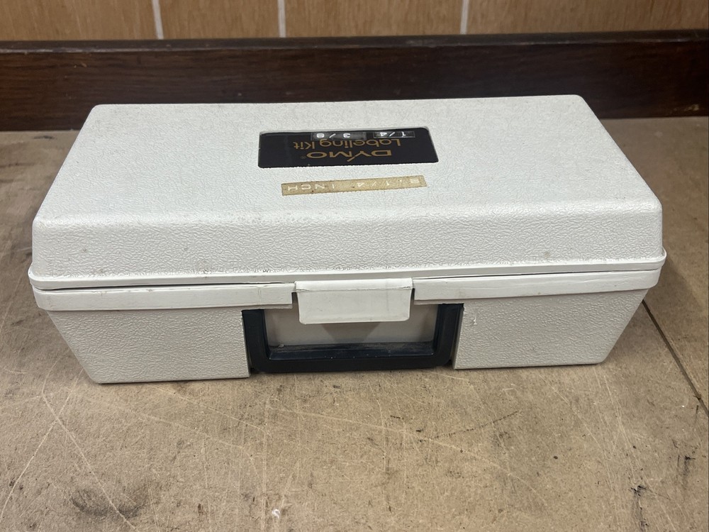 Dymo 1550 Label Maker Kit With 3 Wheels And Extra Tapes