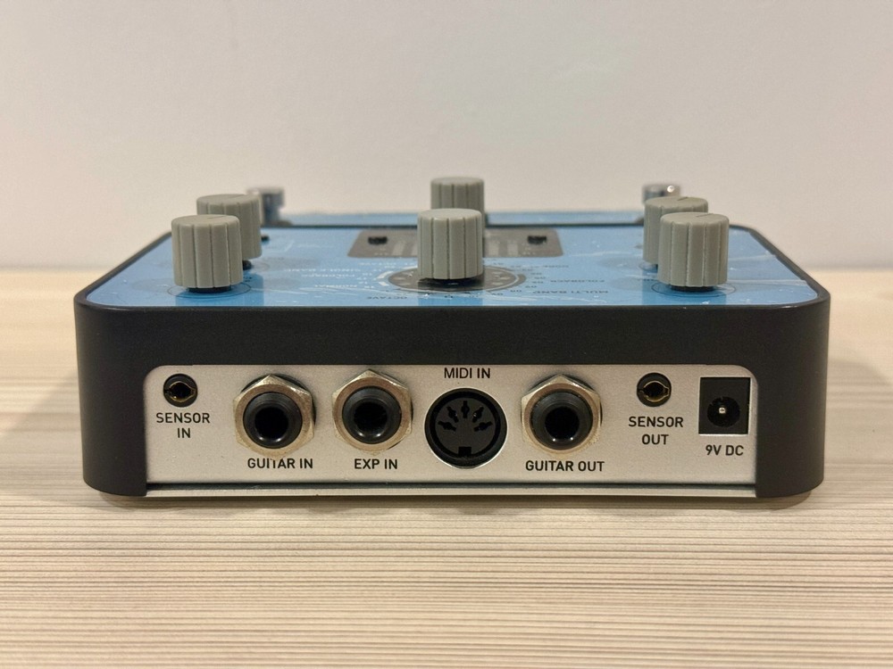 Source Audio multiwave bass distortion Very new condition, hardly used.