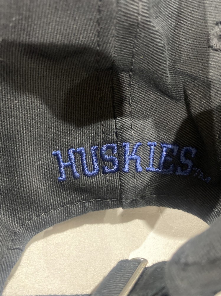 New UConn Huskies ADJUSTABLE HAT NWT BLACK RARE