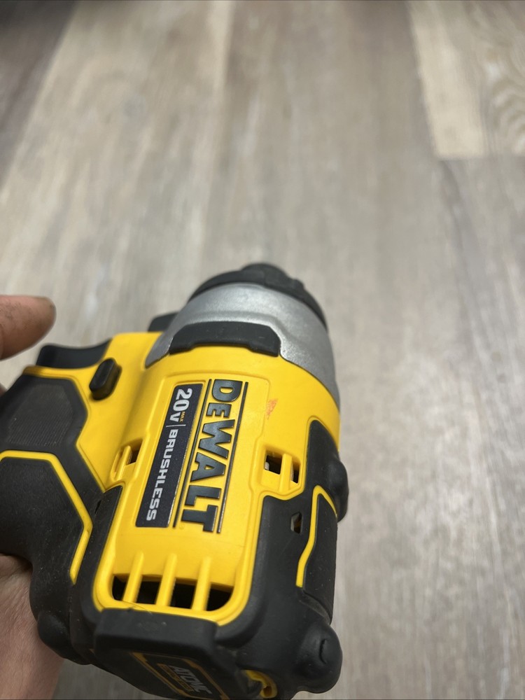 DCF809 DEWALT 20V Max Atomic Brushless 1/4 In. Impact Driver