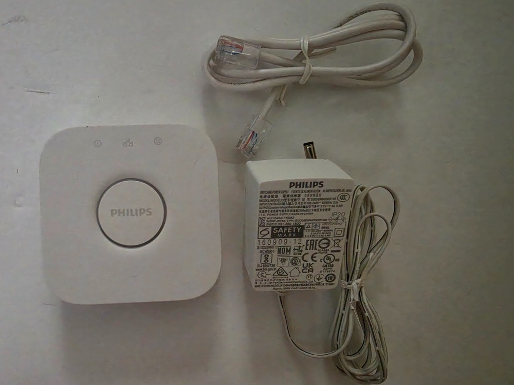 Philips Hue Play Sync Bundle (4K HDMI Box, 75" Gradient Lightstrip, Hue Bridge)