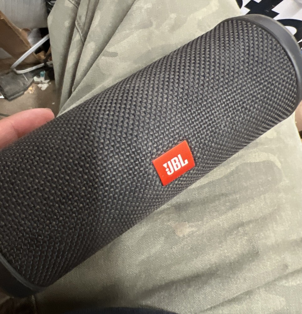 JBL Flip 4 Portable Rechargeable Bluetooth Speaker -Black