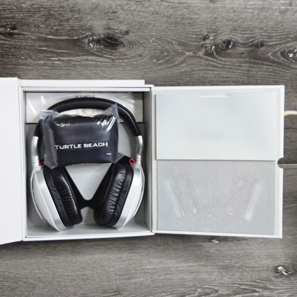 Turtle Beach Ear Force i30 Wireless Bluetooth Mobile Media Headset w/ Box & Acce