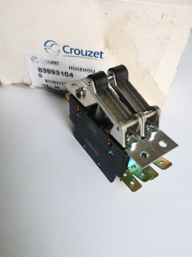 New 83993104 Micro Limit Switch x 1pc