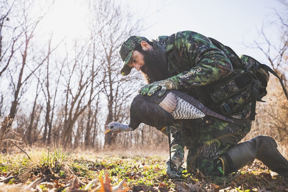 The Grind Bugging Hen Decoy With Motion Stake Realistic Feather Colors