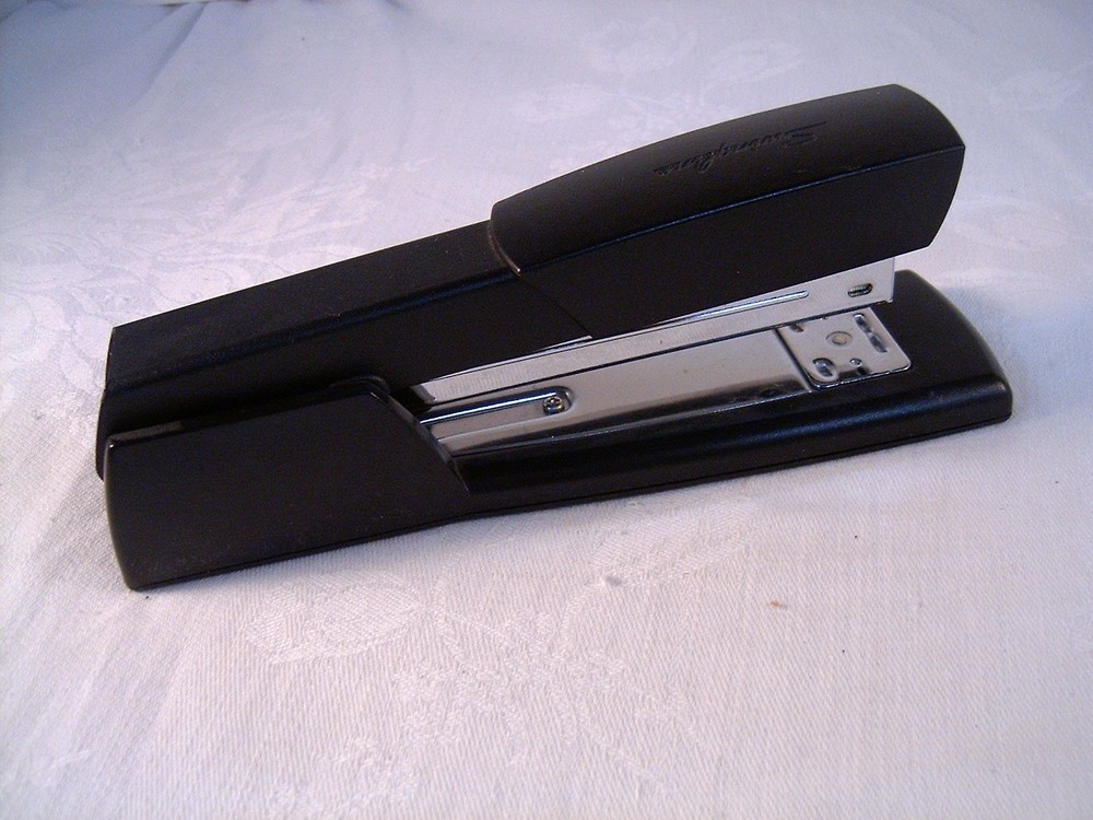 SWINGLINE MODEL 40xxx STAPLER