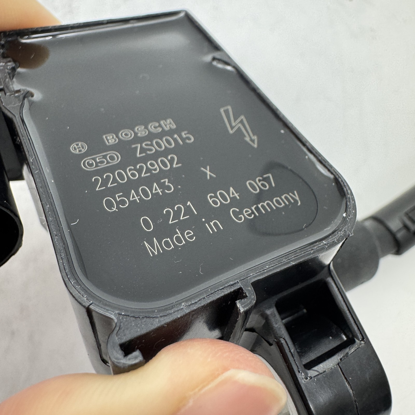 1pack Ignition Coil For BOSCH Mercedes 2011-2016 C350 E400 GLE350 GLK350 ML350