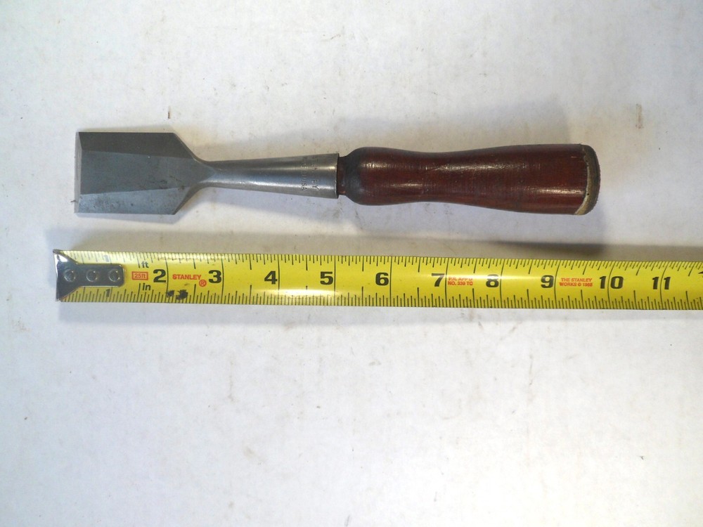 Stanley Bevel Edge Socket Chisel 1 1/2" Blade