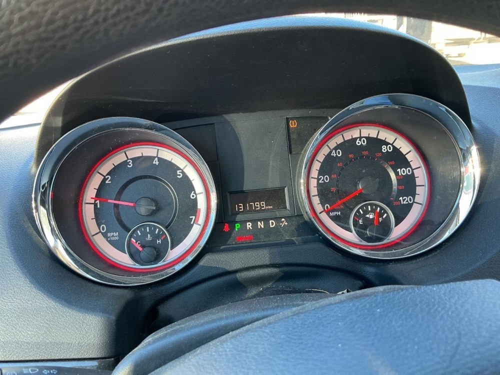 CARAVAN 2013 Glove Box 4912095