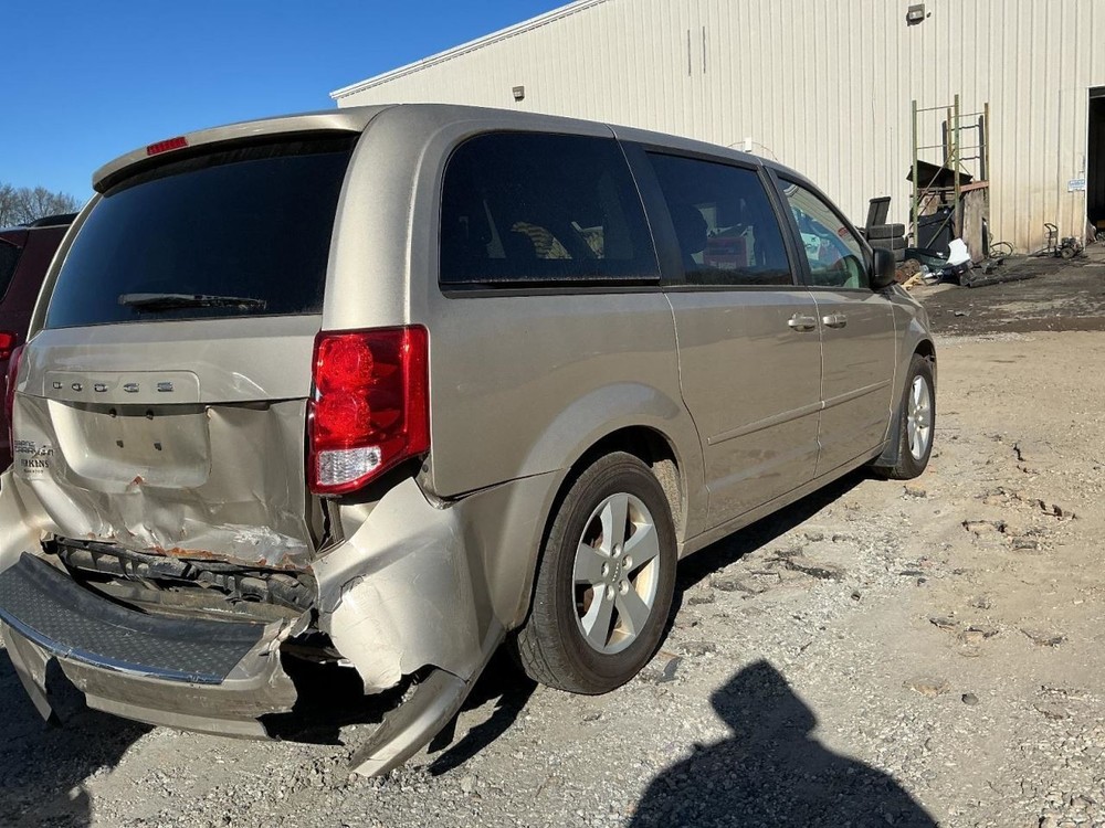 CARAVAN 2013 Glove Box 4912095