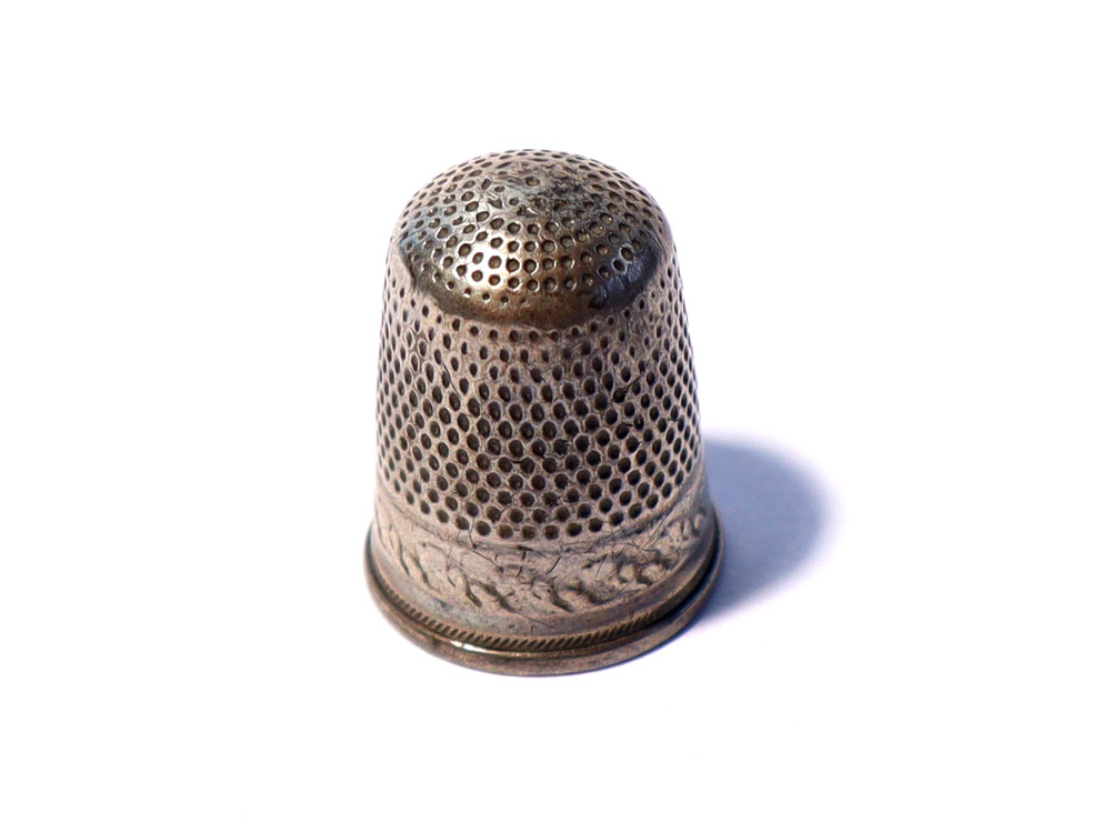 19thC THIMBLE Unmarked Silver with SHIELD & Floral #TH3