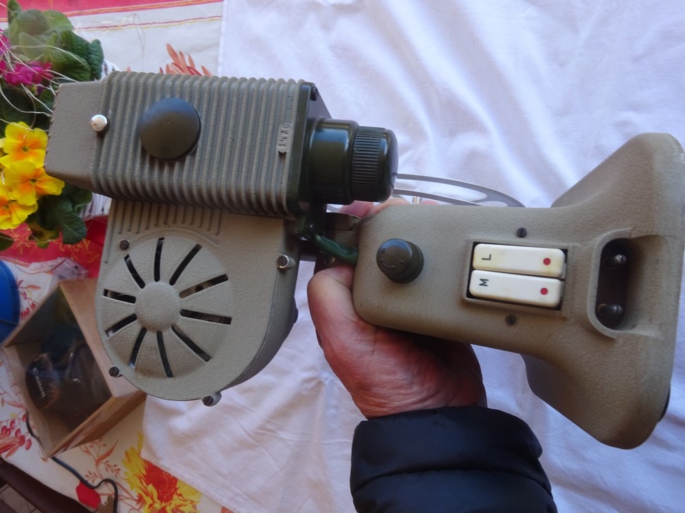 VINTAGE "ASTRO" PROJECTOR - 8mm - Untested -