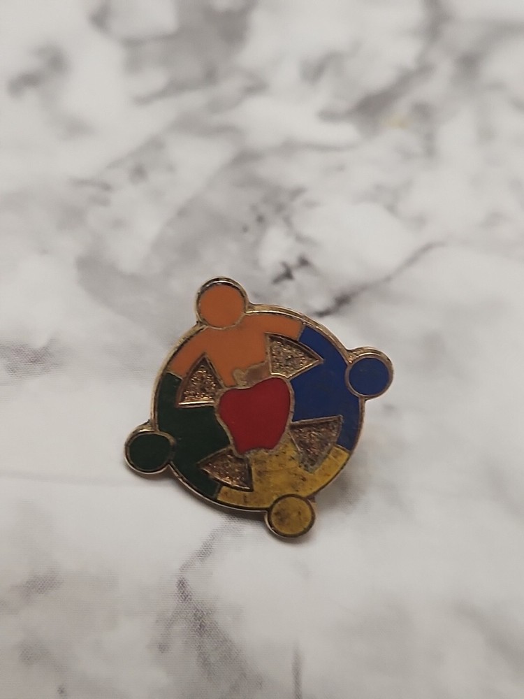 5/8" Enamel APPLE PEOPLE HOLDING HANDS Lapel Hat Pin