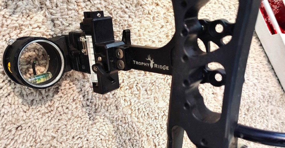 PSE DRIVE 3B COMPOUND BOW RIGHT HANDED WITH ACCESSORIES