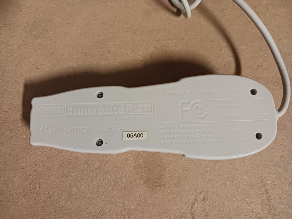 Digital Convergence :Cue:Cat (CueCat) Optical Reader and Software