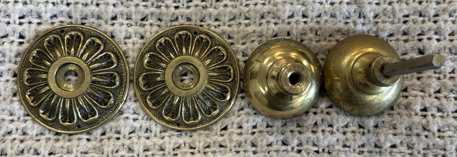 Lot 3psc VNT Ornate Solid Brass Door Knob, Portugal, Mid-Century, Floral Rosette