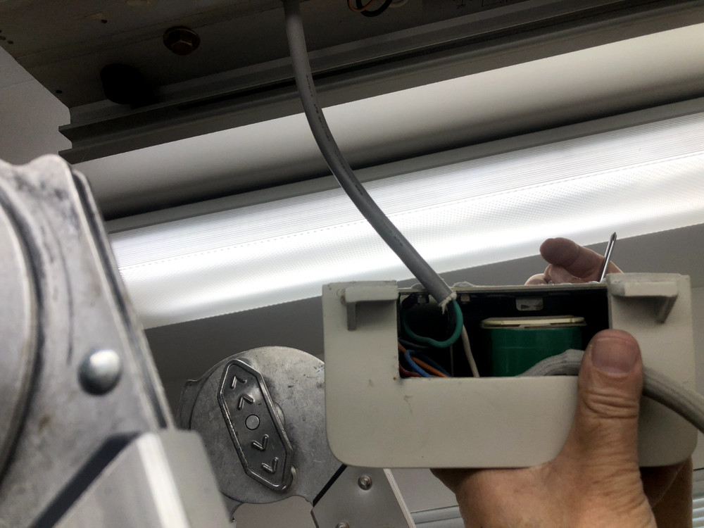 A-Dec Dental Ceiling Mount Light - single Trak, full functional