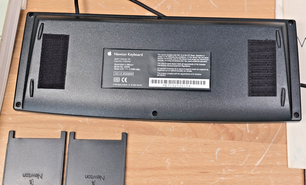 Apple Newton MessagePad 2000 Bundle Flash Memory Stylus Manuals Extras