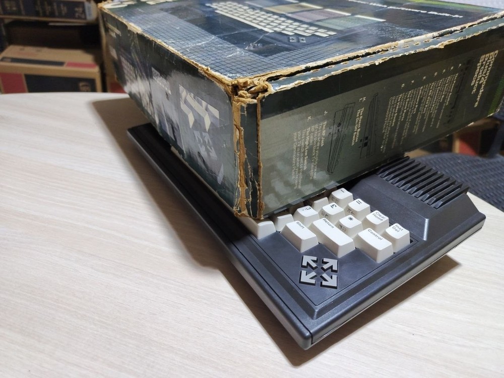 COMMODORE PLUS/4 COMPUTER +4 NTSC Boxed, Vintage