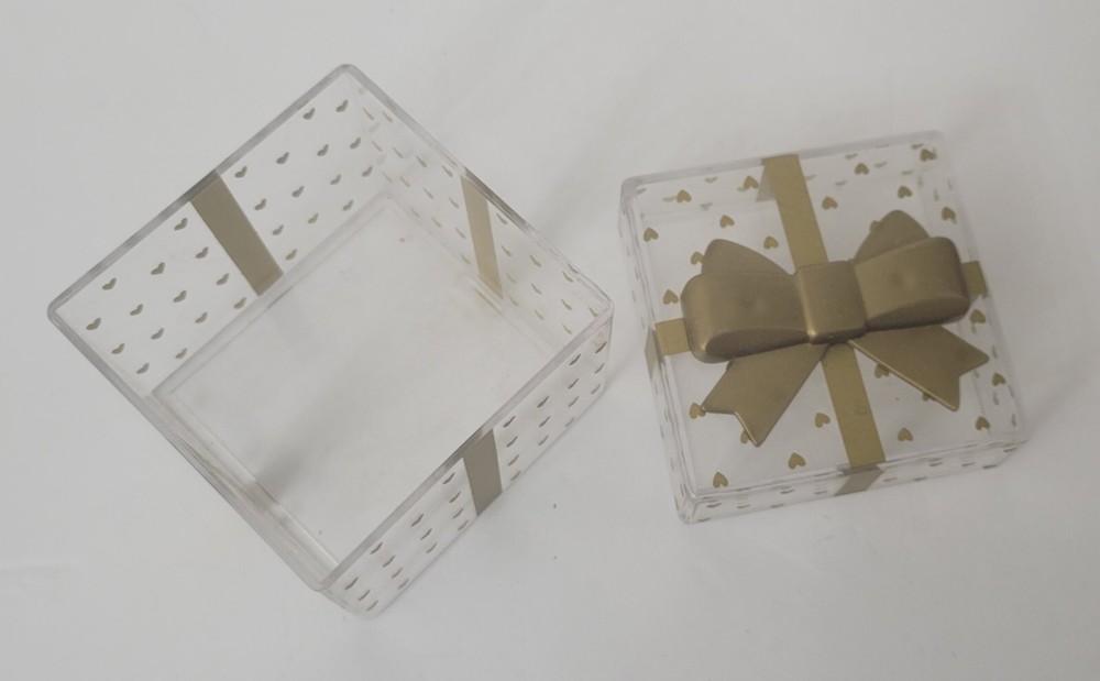 Plastic Heart Theme Box 2.75 X 2.75 X 2.75"