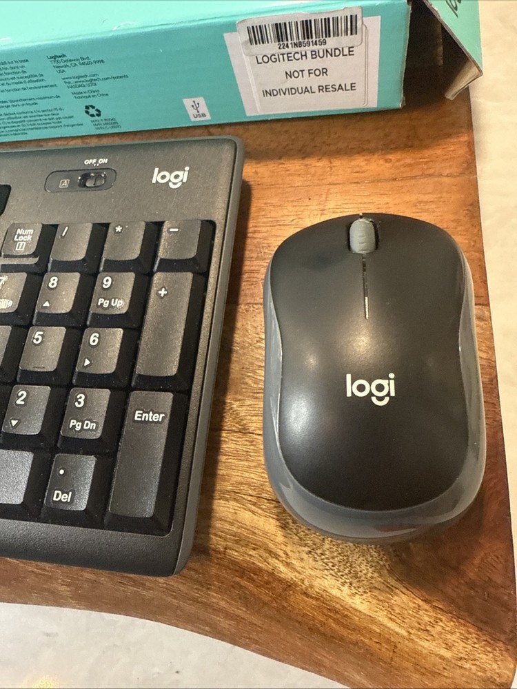 Logitech MK270 Wireless Keyboard & Wireless Mouse Combo