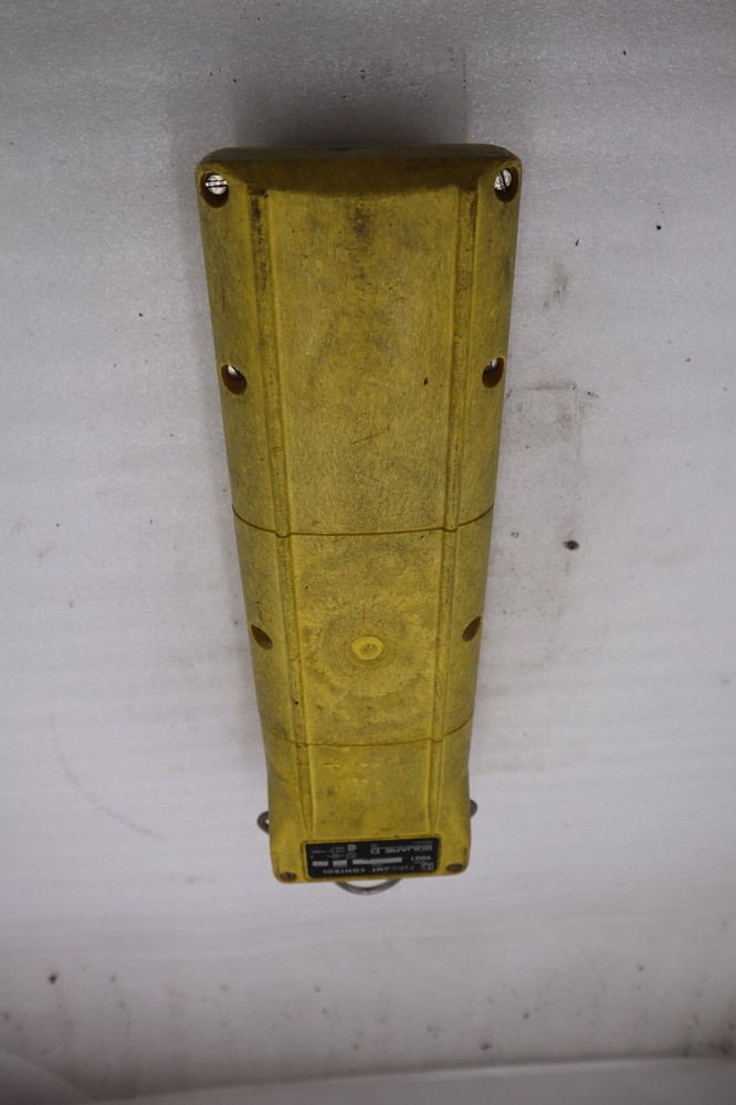 SQUARE D PENDANT CONTROLLER SKYP4 STOCK #4702