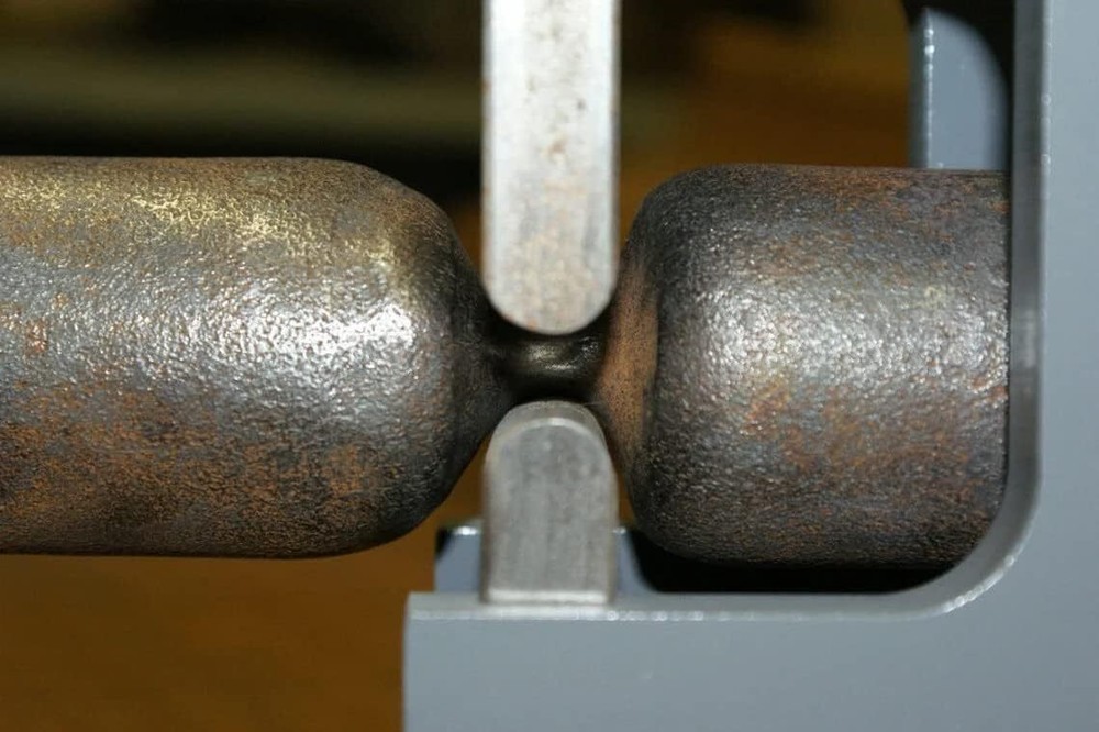 Blacksmith G2 Guillotine Tool Use for Square Shoulders or Round