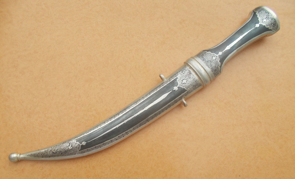 A MUGHAL SILVER KOFTGARI CEREMONIAL DAGGER, KHANJAR