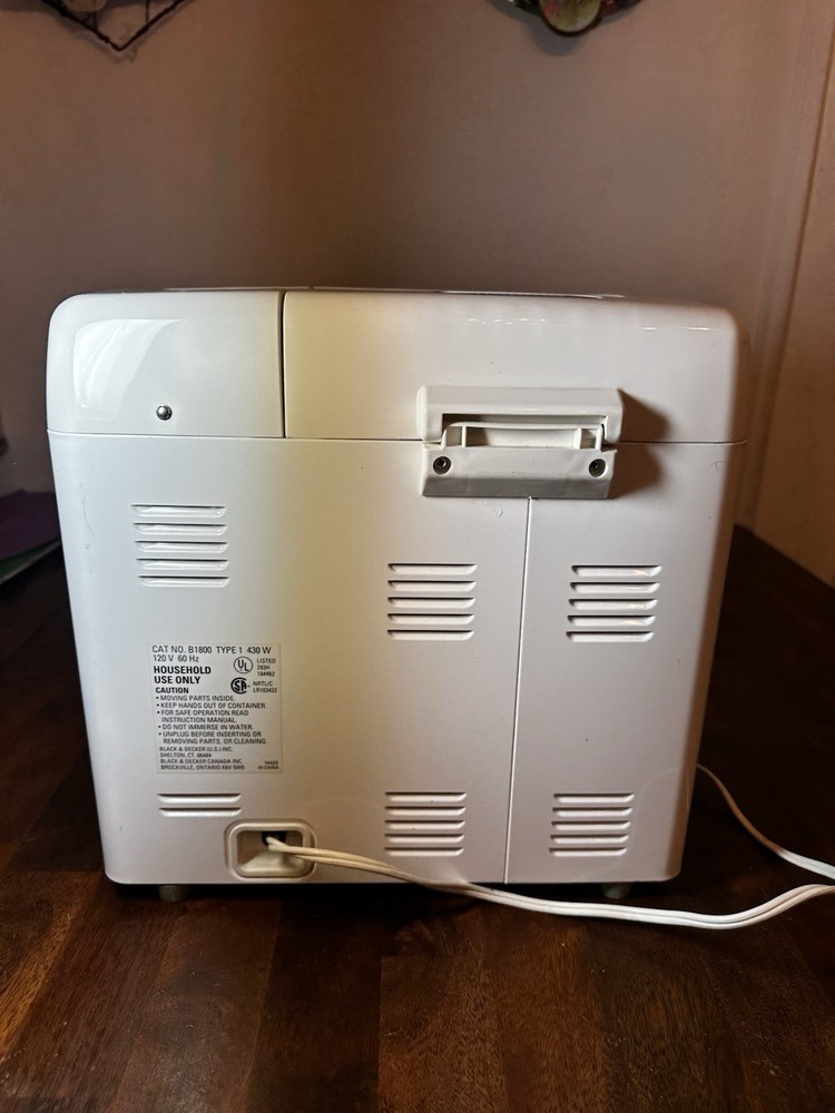 Black & Decker All In One Deluxe Automatic Breadmaker Model #B1800 Bread Machine